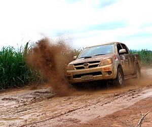 Carros, poeira e muita adrenalina: é o Rally