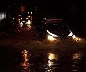 Em Itu, chuvas causam alagamentos e protesto dos moradores 