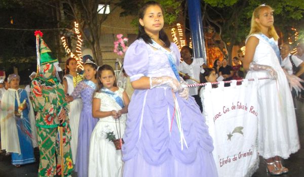 Folia de Reis reúne versos e tradição em Itu 