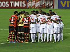 Imagem de: So Paulo vence o Flamengo por 2 a 0 em jogo marcado por protesto