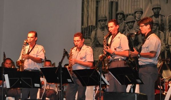 Jazz Band da Polícia Militar realiza concerto em Itu